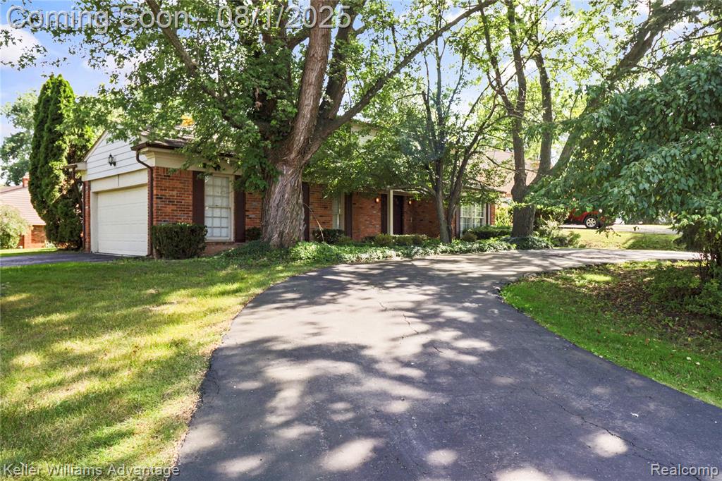 5349 Greenbriar Drive, West Bloomfield, MI 48323 — Photo 3