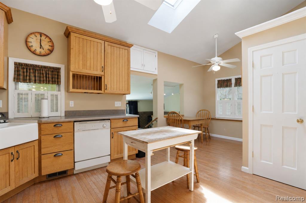 208 Flushing Street, Gaines Vlg, MI 48436 — Photo 8