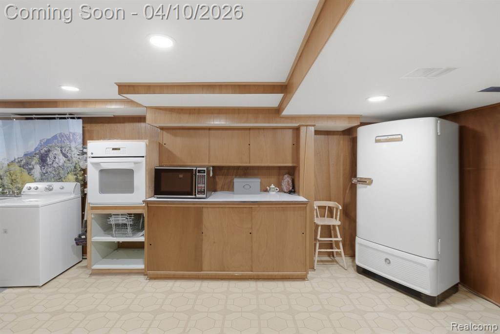 31700 Nixon Street, Beverly Hills, MI 48025 — Photo 44