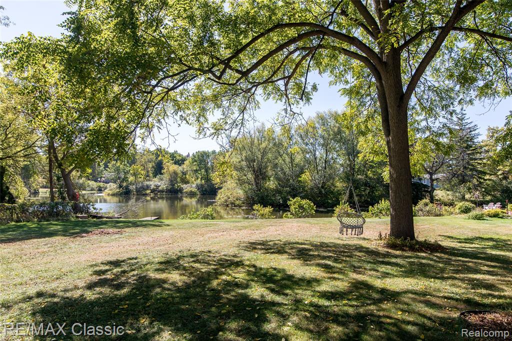 590 Bogie Lake Road, White Lake, MI 48383 — Photo 36