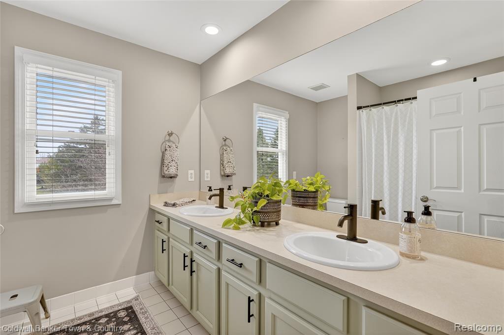 480 NAIRN Circle, Highland, MI — Photo 38