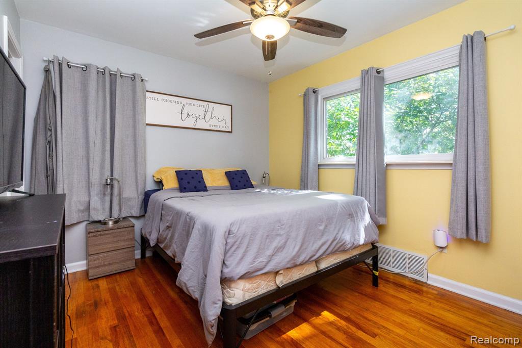 9732 LAURENCE Avenue, Allen Park, MI 48101 — Photo 13