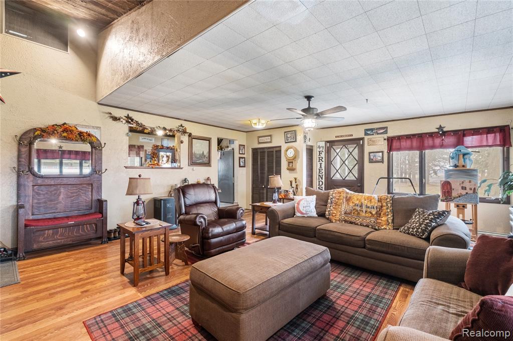 2428 Hubbard Road, Monroe, MI 48161 — Photo 15