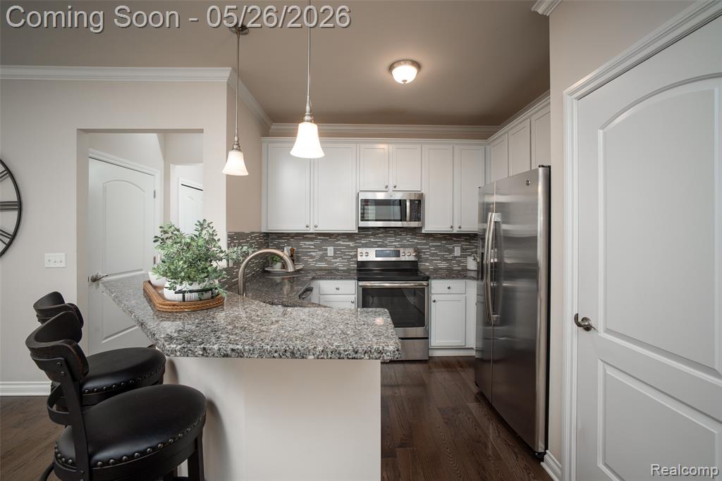42384 Gateway Dr, Plymouth, MI 48170 — Photo 7