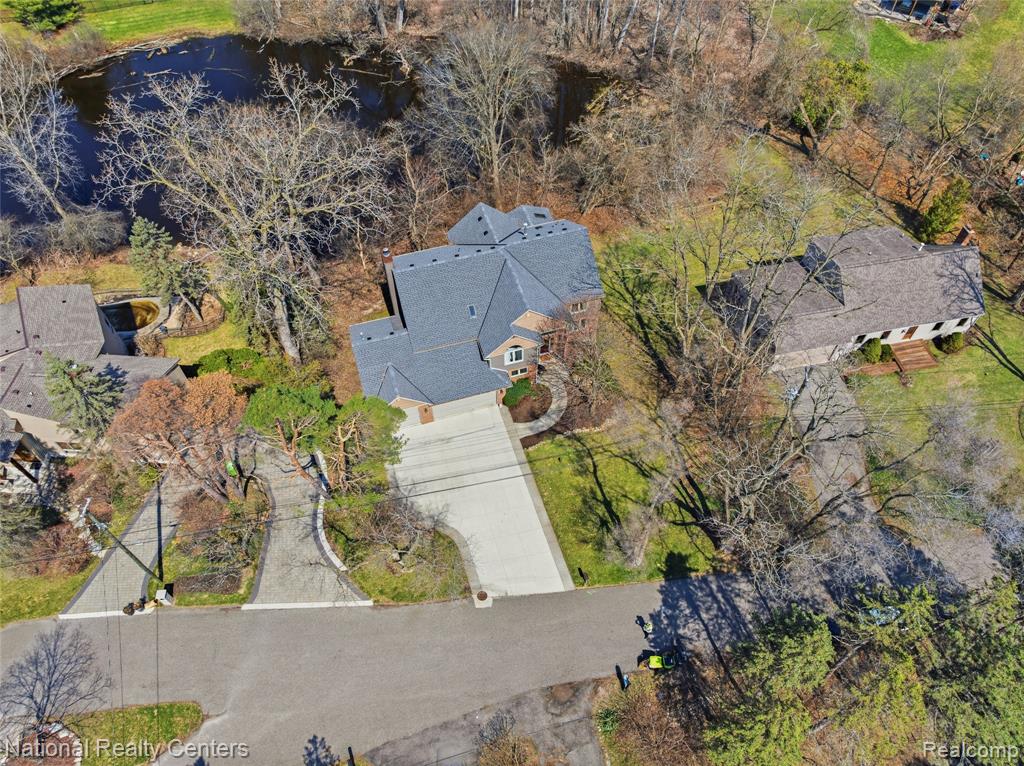 6276 N Shore Drive, West Bloomfield, MI 48324 — Photo 4