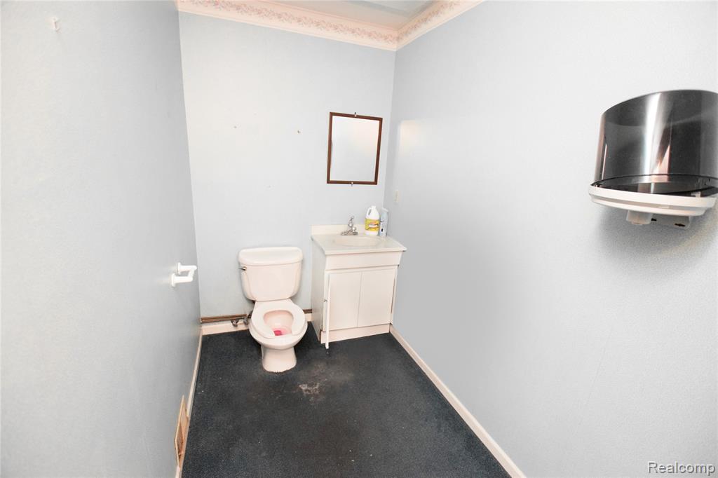 320 E Grand Blanc Road, Grand Blanc, MI 48439 — Photo 18