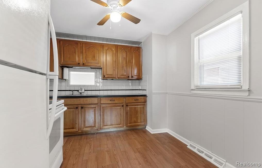4924 Huron Street, Dearborn Heights, MI 48125 — Photo 9