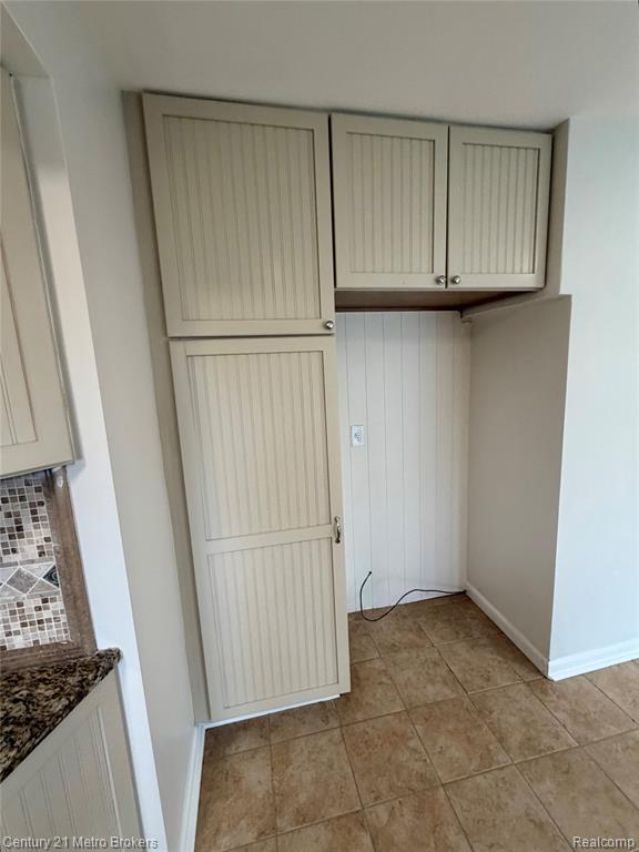 5221 Capri Lane, Flint, MI 48507 — Photo 12