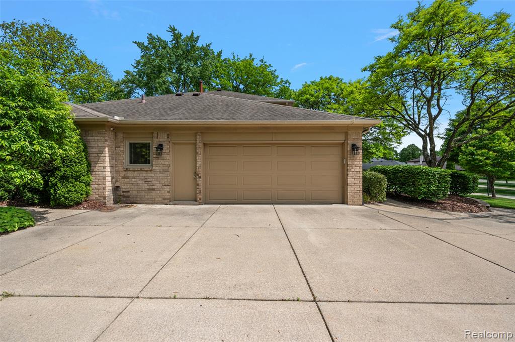 6730 Whiting Drive, Troy, MI 48098 — Photo 7
