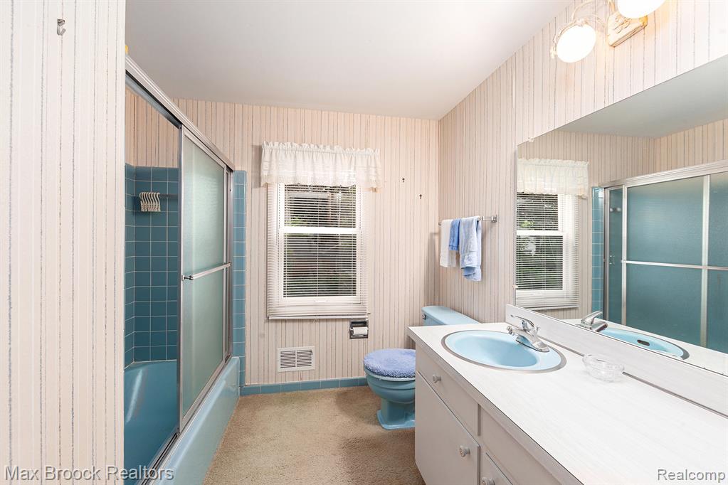 942 S Shady Hollow Circle, Bloomfield Hills, MI 48304 — Photo 21