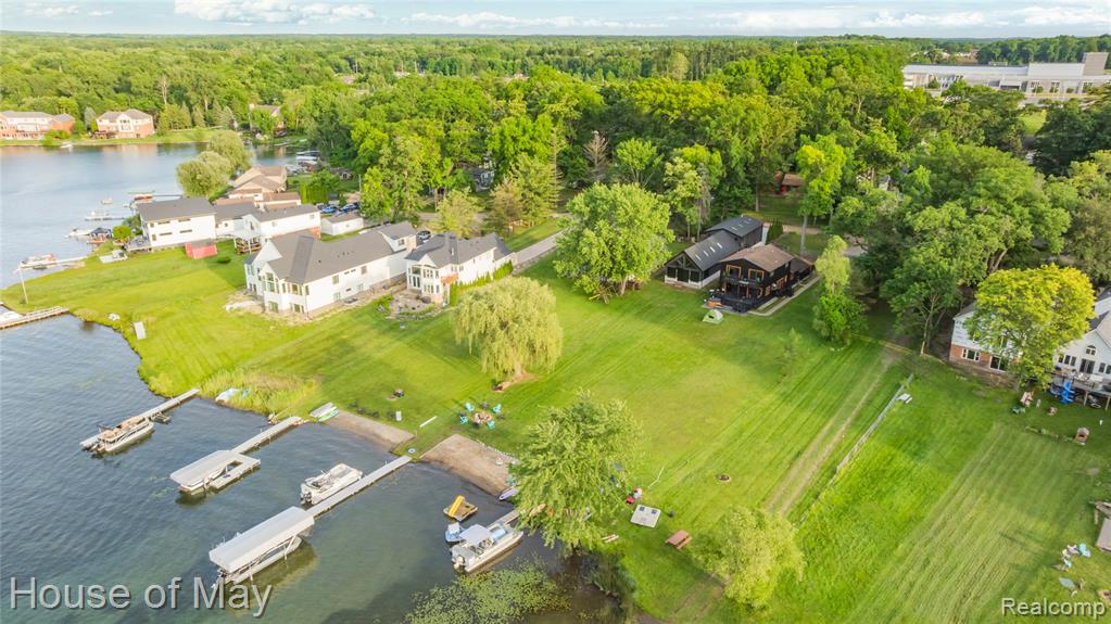 10890 Hillway Drive, White Lake, MI