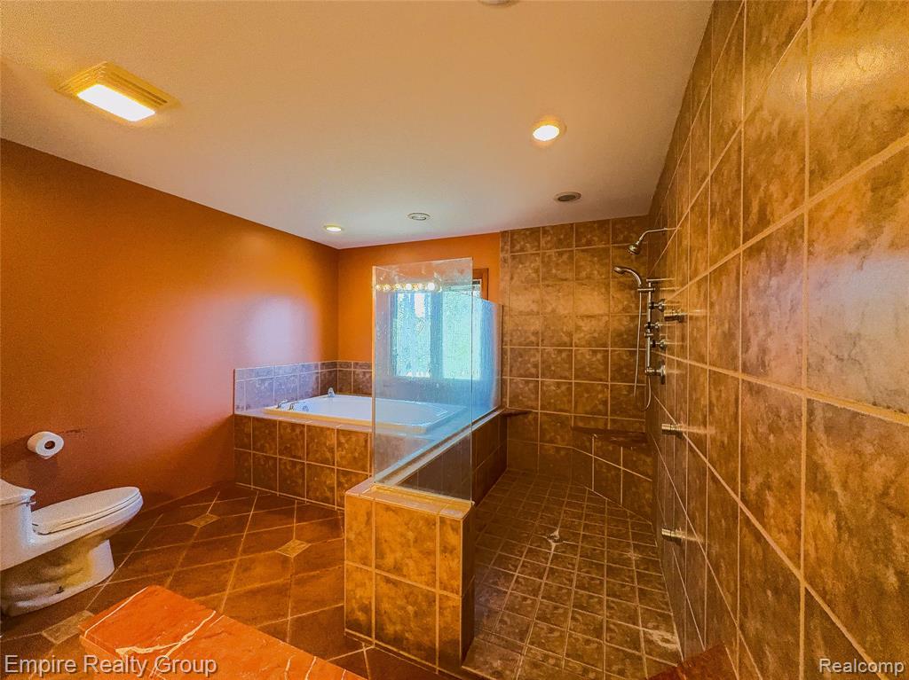 2111 Oak Terrace, Ortonville, MI 48462 — Photo 11
