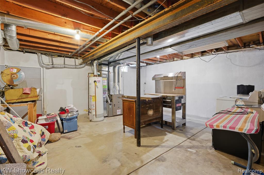 2015 Huntingdon Drive, Wixom, MI 48393 — Photo 34