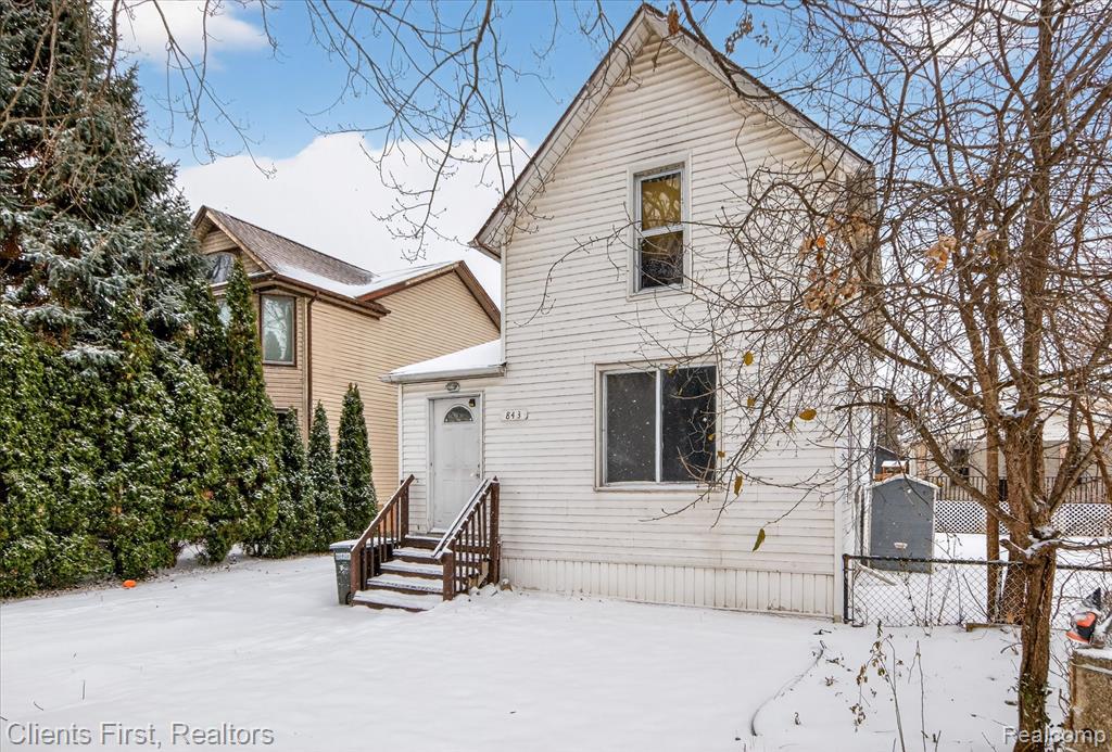 843 Orange Street, Wyandotte, MI 48192 — Photo 2