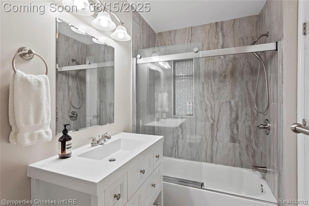 5570 Tadworth Place, West Bloomfield, MI — Photo 32