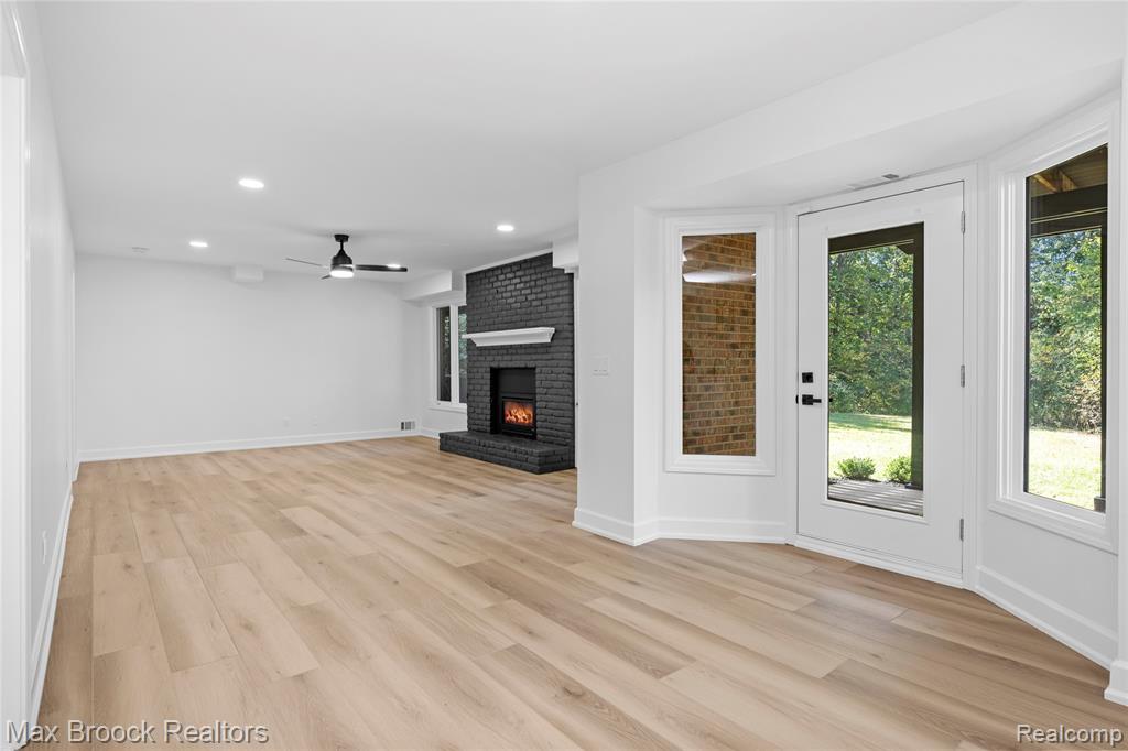 7219 Oakwood Drive, West Bloomfield, MI — Photo 43