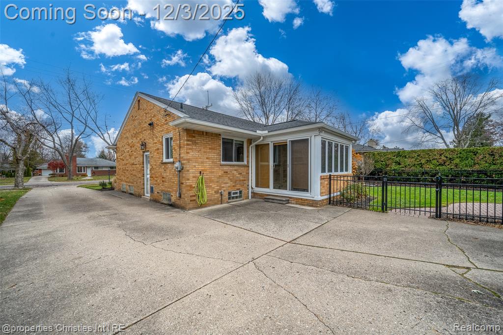 16927 Beverly Road, Beverly Hills, MI 48025 — Photo 6