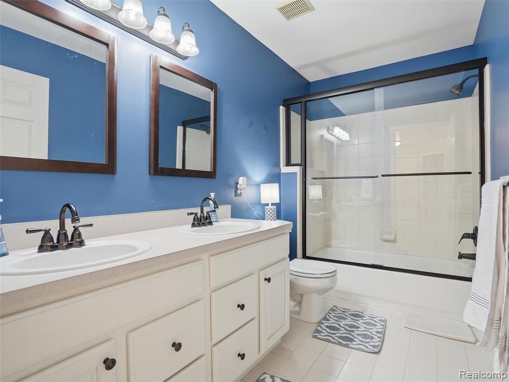 436 Wedington Court, Rochester, MI 48307 — Photo 38