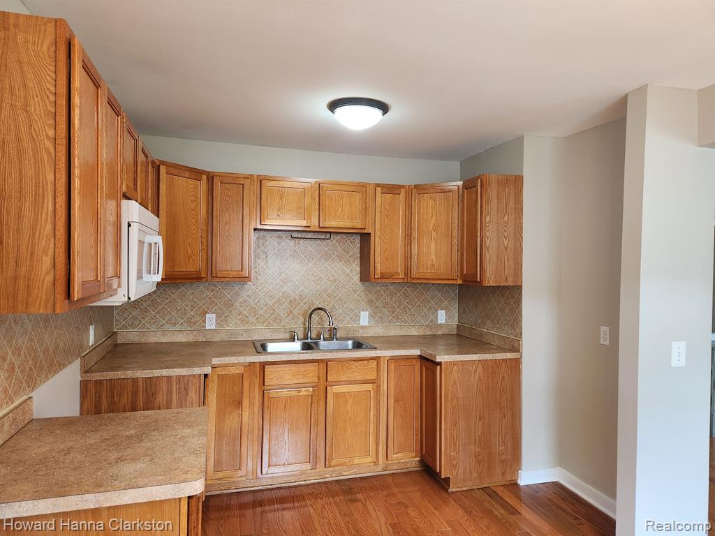 4025 Quillen Avenue, Waterford, MI 48329 — Photo 9