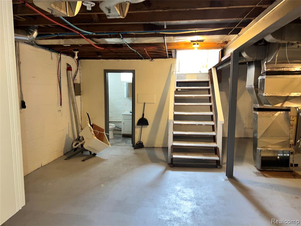 8750 E Outer Drive, Detroit, MI 48213 — Photo 19