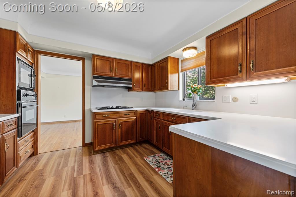 690 Briarcliff Drive, Grosse Pointe Woods, MI 48236 — Photo 16