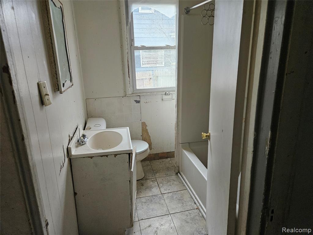 407 E 12th Street, Flint, MI 48503 — Photo 8