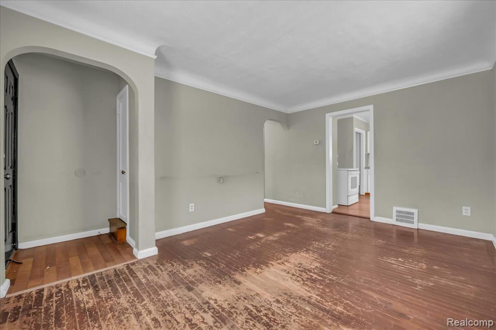 18981 Kenosha Street, Harper Woods, MI 48225 — Photo 3