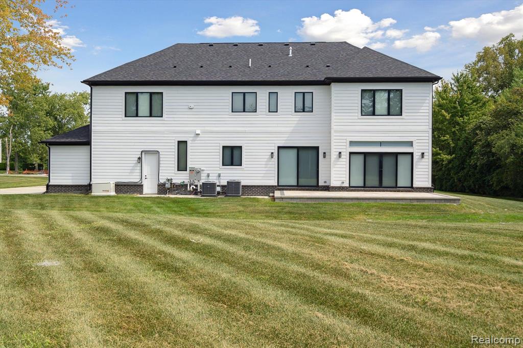 7450 PARKSTONE Lane, Bloomfield Hills, MI 48301 — Photo 78