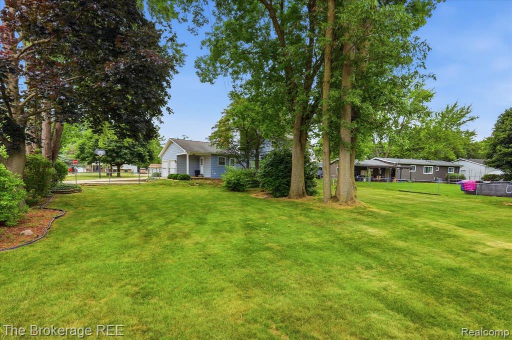 4375 Esta Drive, Flint, MI 48506 — Photo 10