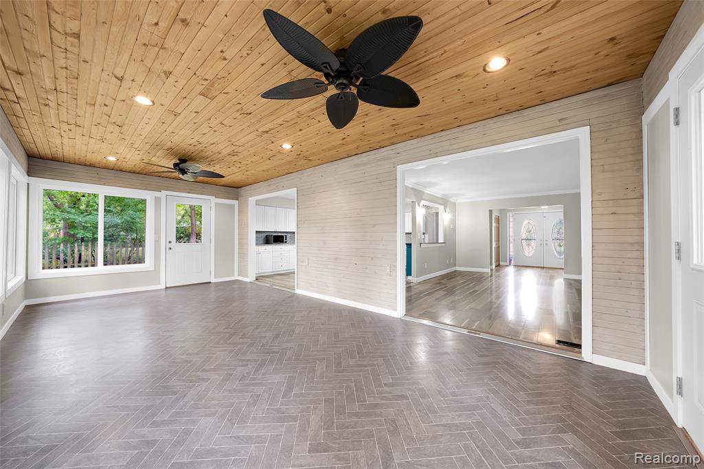 2880 Wareing Drive, Orion, MI — Photo 13