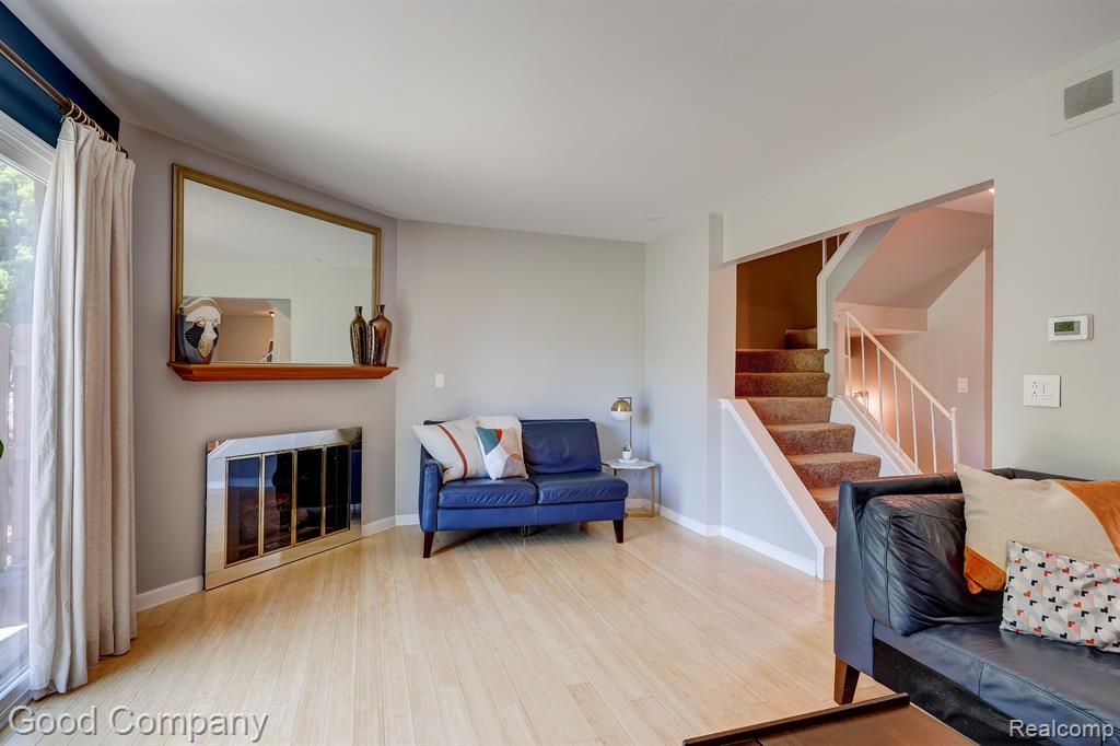 28660 LOWELL N, Southfield, MI 48076 — Photo 8