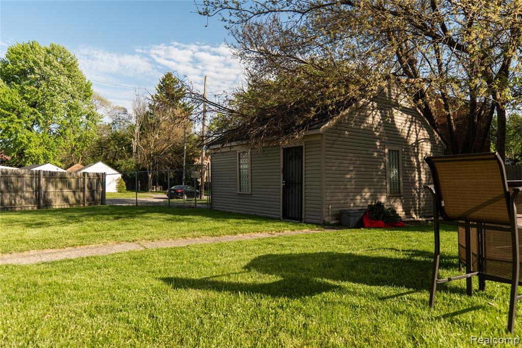 10301 Berkshire Street, Detroit, MI 48224 — Photo 22