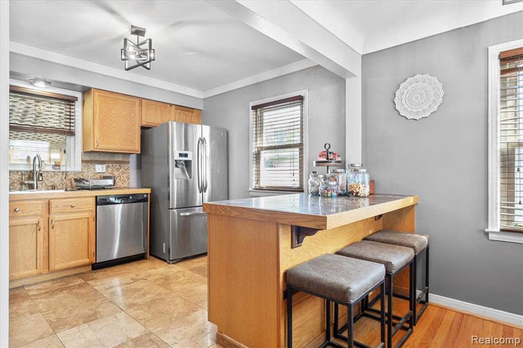 6365 Buckingham Avenue, Allen Park, MI 48101 — Photo 6