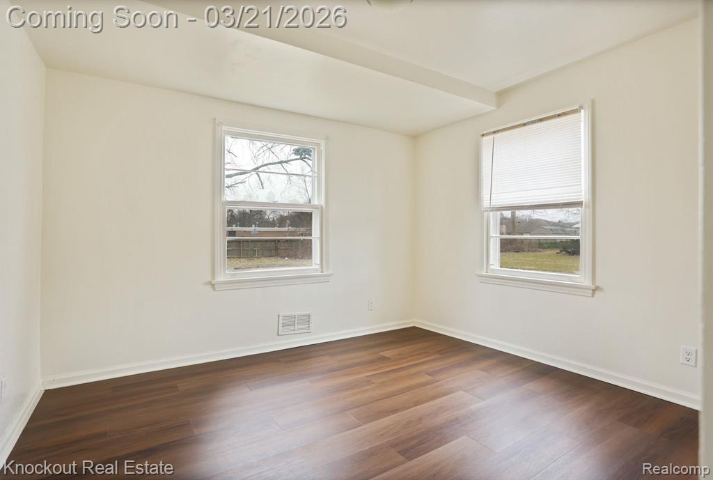 1060 Cross Street, Saginaw, MI 48602 — Photo 17