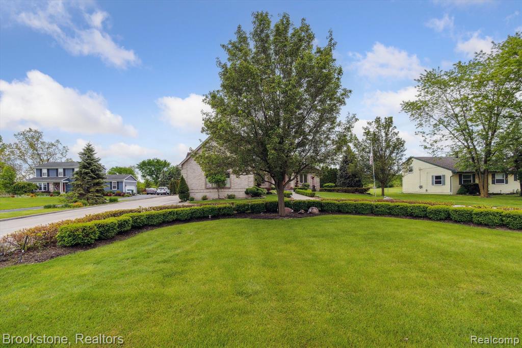 27820 29 Mile Road, Lenox, MI 48048 — Photo 2