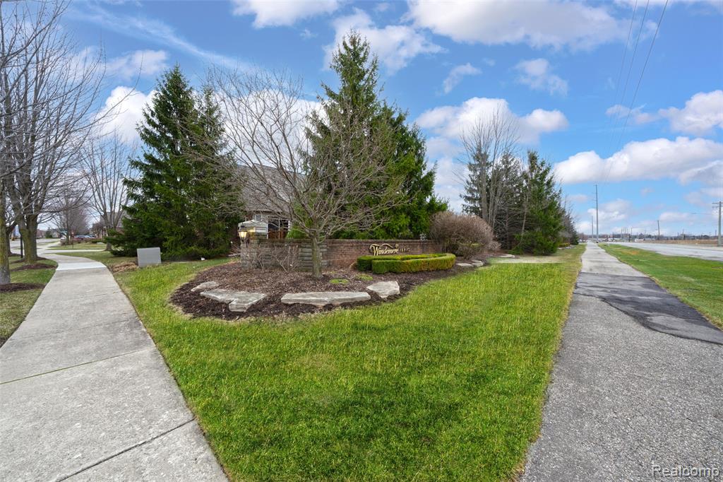 45467 Coachfort Drive, Macomb, MI 48044 — Photo 29