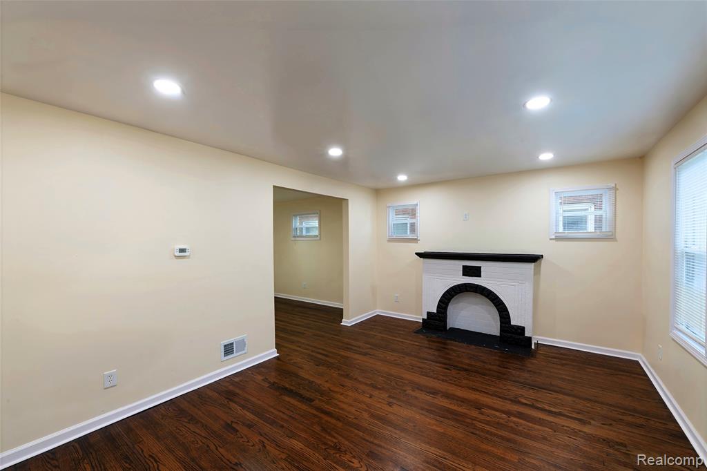 8087 Cloverlawn Street, Detroit, MI 48204 — Photo 2