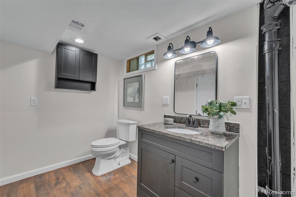 28720 Eldorado Pl, Lathrup Village, MI 48076 — Photo 46
