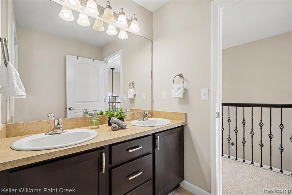 4846 E Stonegate Circle, Lake Orion, MI — Photo 27