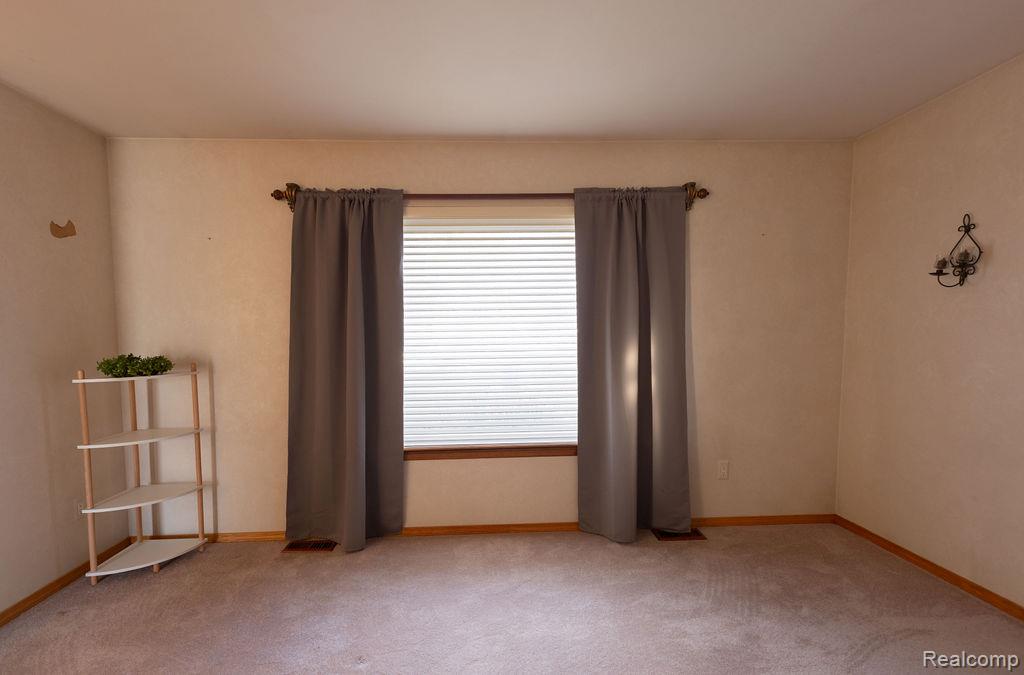 43428 Hartwick Drive, Sterling Heights, MI 48313 — Photo 10