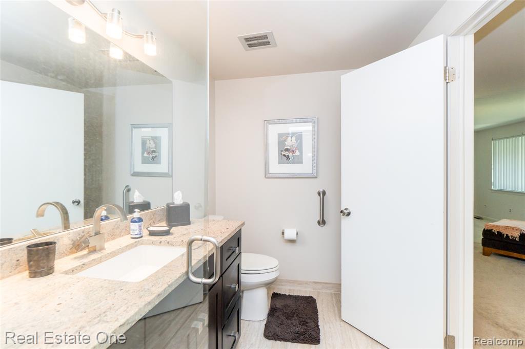 7308 Creek View Circle, West Bloomfield, MI — Photo 46