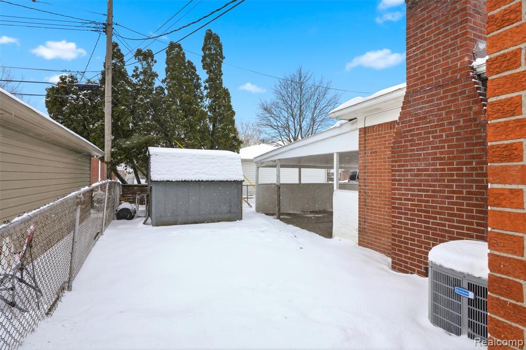 25961 Warrington Street, Dearborn Heights, MI 48127 — Photo 36
