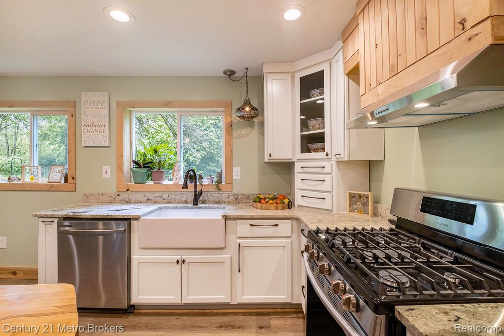 6428 W Court Street, Flint, MI 48532 — Photo 13