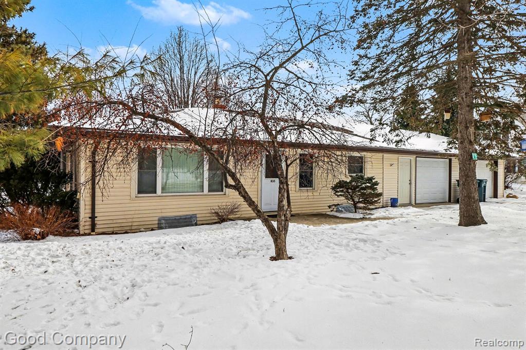 835 S Saginaw Street, Lapeer, MI 48446 — Photo 3