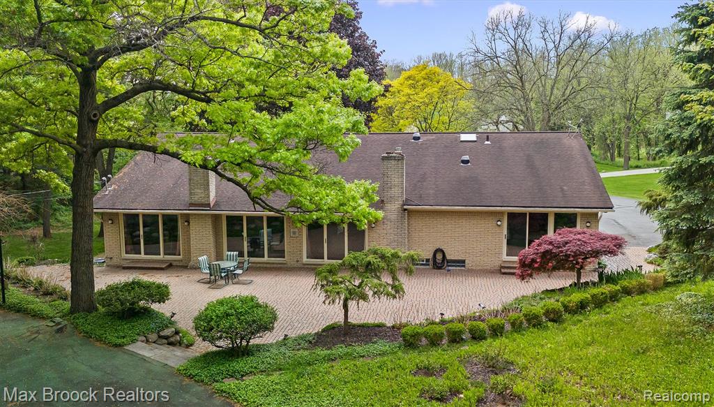 1418 Sodon Lake Drive, Bloomfield Hills, MI 48302 — Photo 29