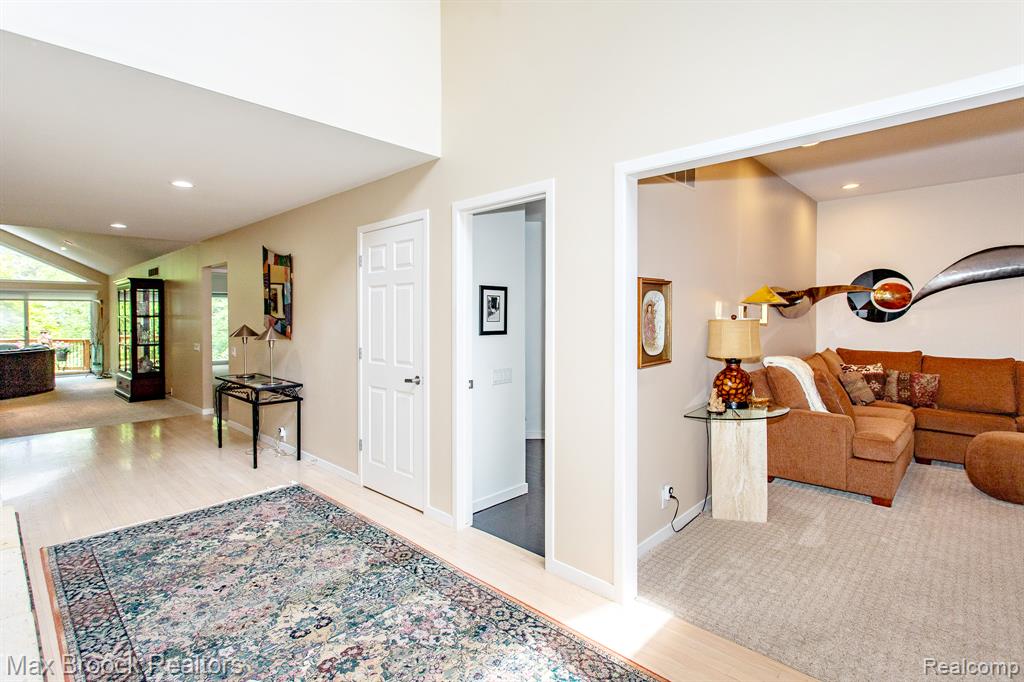 6524 Pleasant Lake Court, West Bloomfield, MI — Photo 5