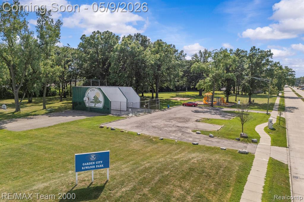 6557 Huntleigh Street, Garden City, MI — Photo 41