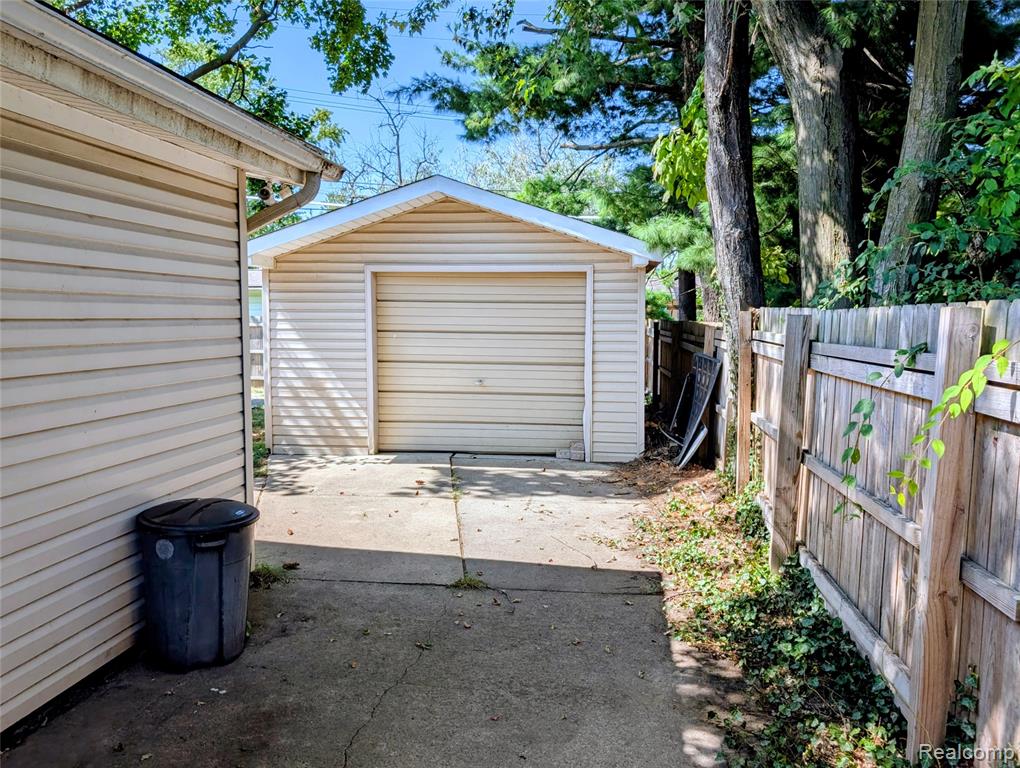 9085 Melrose Street, Livonia, MI 48150 — Photo 3