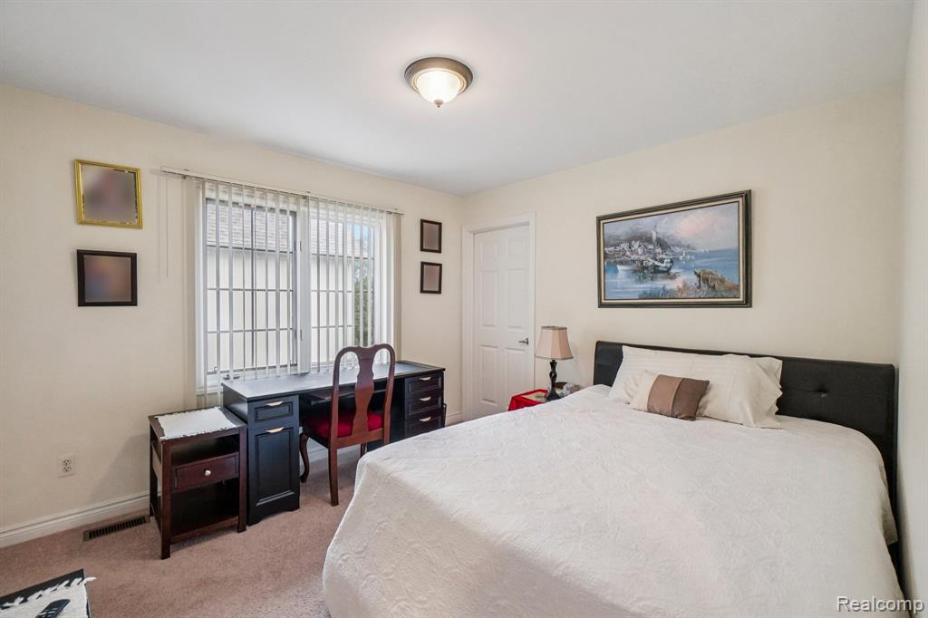 4281 Summer Place, 68, Shelby Twp, MI 48316 — Photo 18