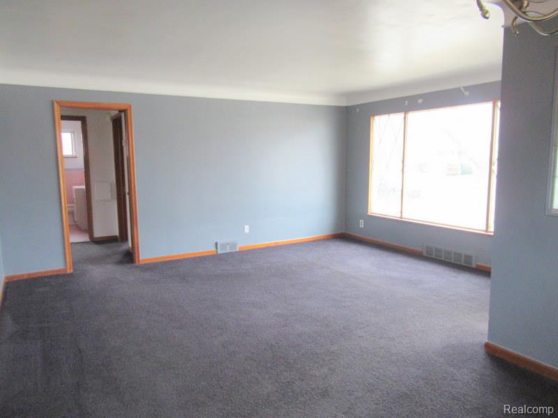 17716 Veronica Avenue, Eastpointe, MI 48021 — Photo 5